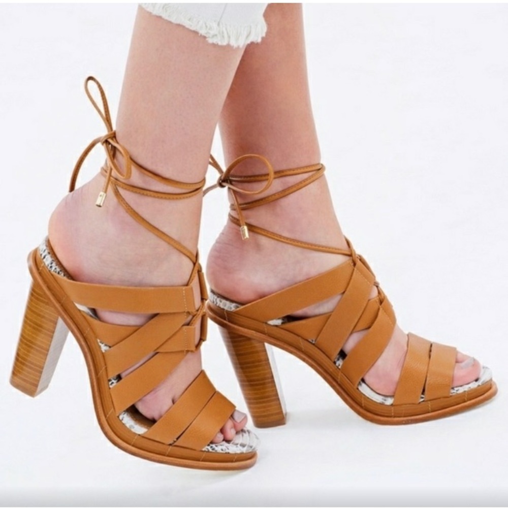 ❤HP❤PRICE DROP⬇ Calvin Klein strappy heel sandal